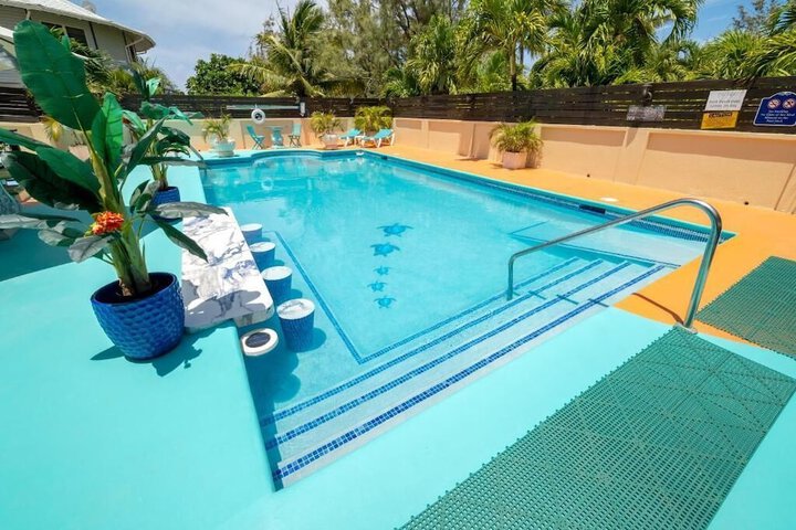 Pool 23 of 38