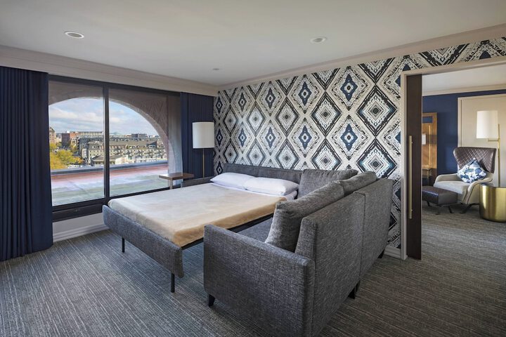 Room 26 of 104