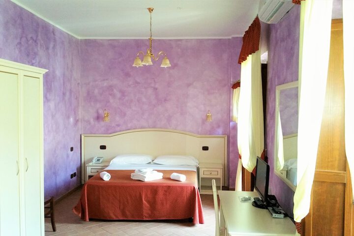 Room 13 of 132