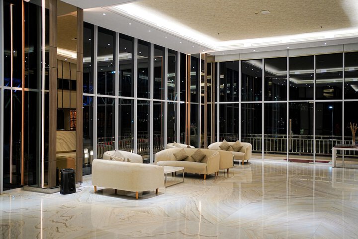 Entrance & Lobby