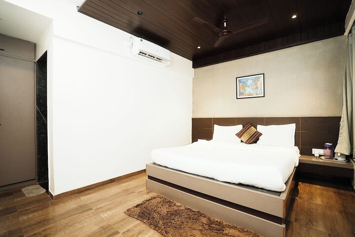 Room 4 of 47