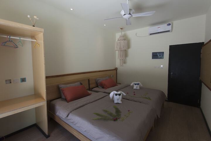 Room 14 of 105