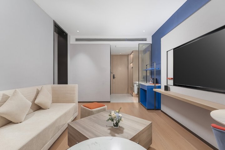Room 11 of 49