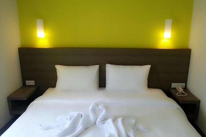 Room 5 of 49