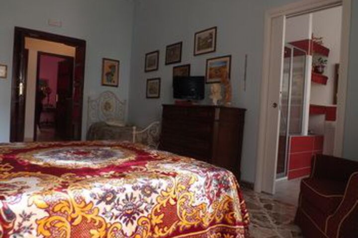 Room 28 of 69