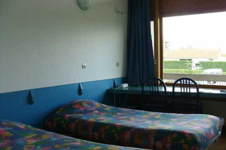 Room 8 of 18
