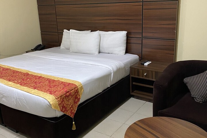 Room 21 of 39