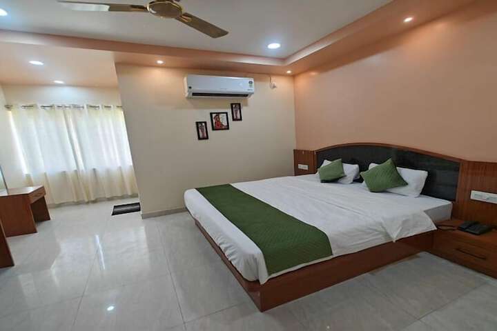 Room 5 of 7