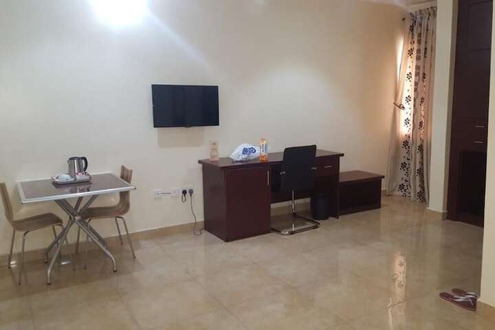 Room 8 of 19