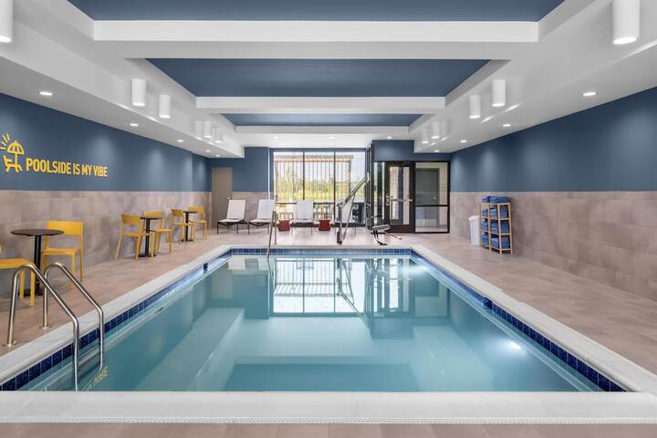Photo of Home2 Suites by Hilton Winchester Pool