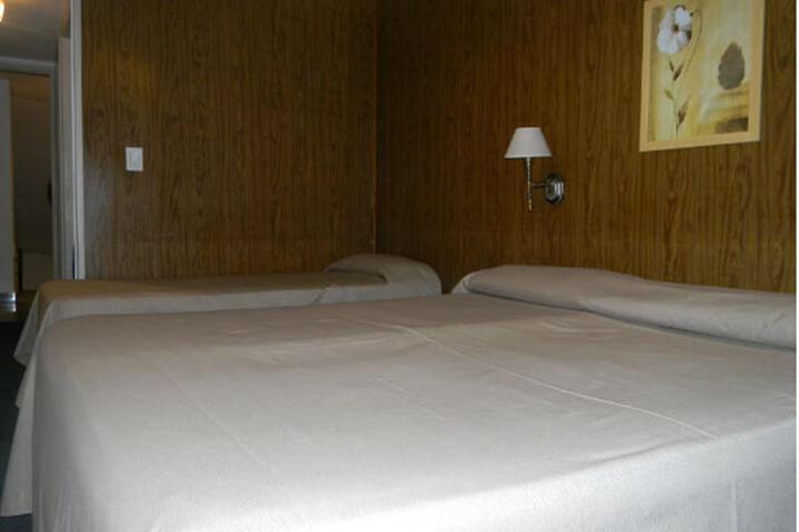 Room 5 of 11
