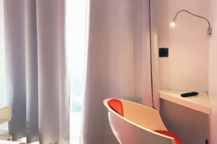 Room 5 of 20