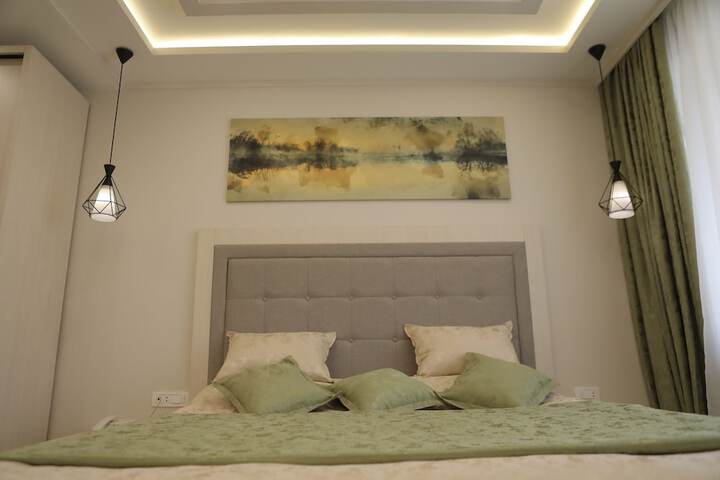 Room 32 of 59
