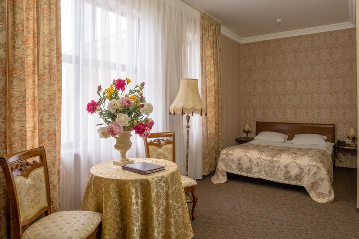 Room 25 of 63