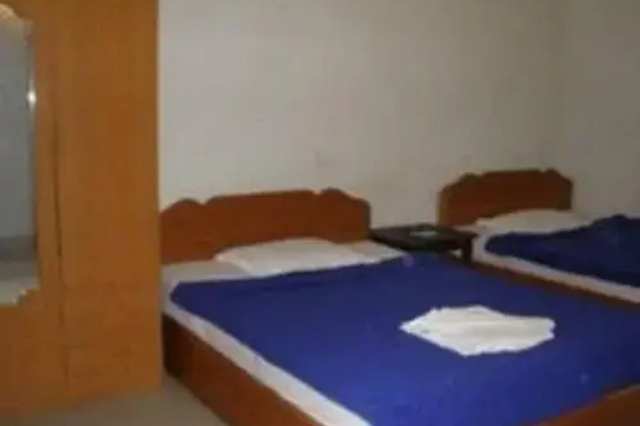 Room 2 of 10