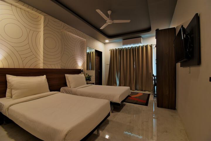 Room 12 of 31