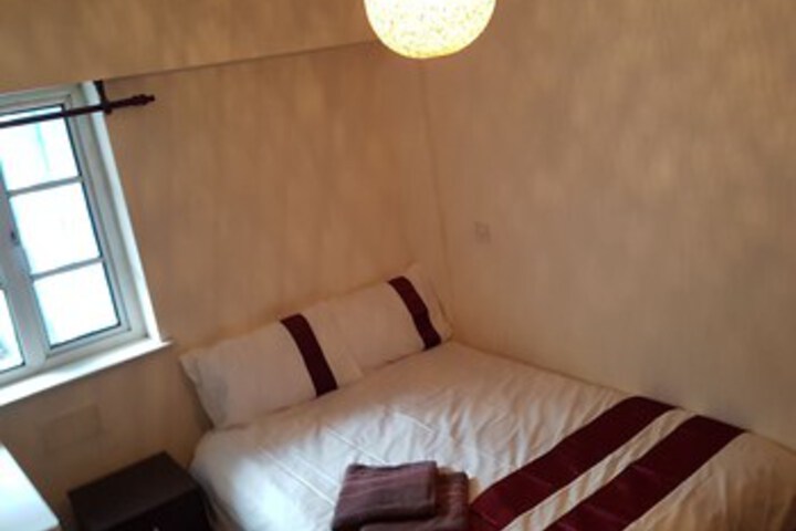 Room 9 of 11