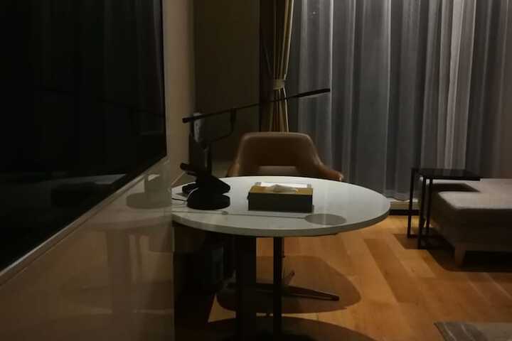 Room 9 of 42