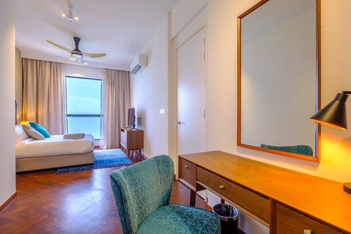 Room 17 of 40