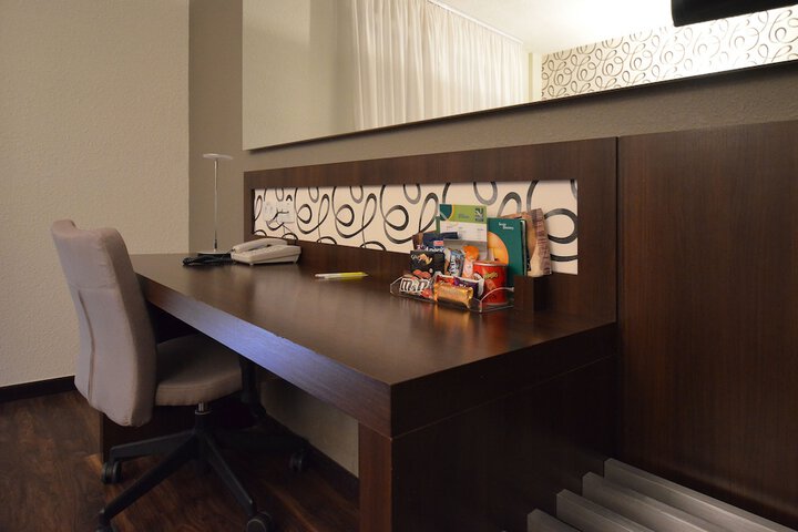 Room 9 of 47