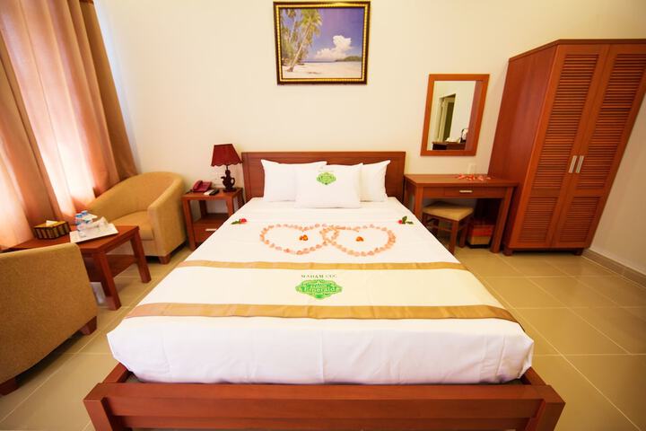 Room 8 of 94