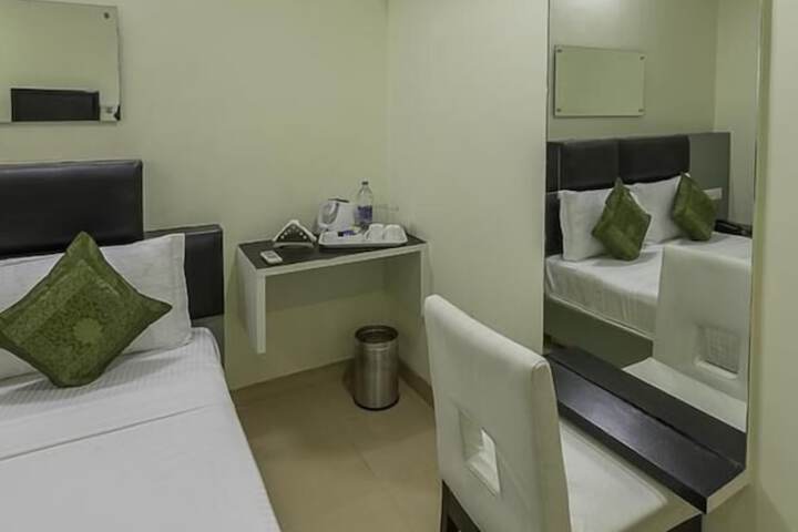 Room 15 of 26