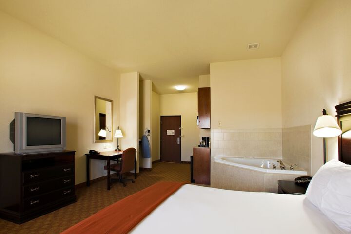 Room 8 of 33