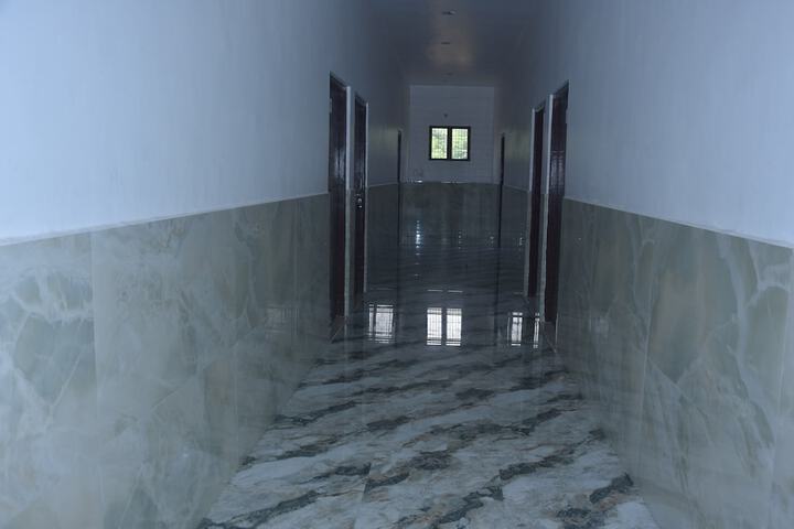 Hotel Interior 5 of 38