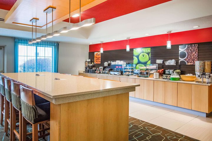 Breakfast/Coffee Service 34 of 48