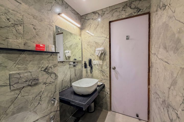Room 30 of 63