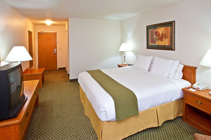 Room 3 of 43