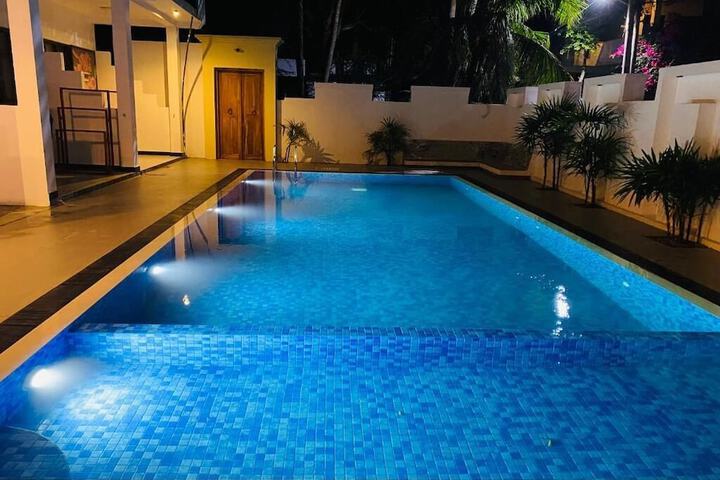 Pool 15 of 26