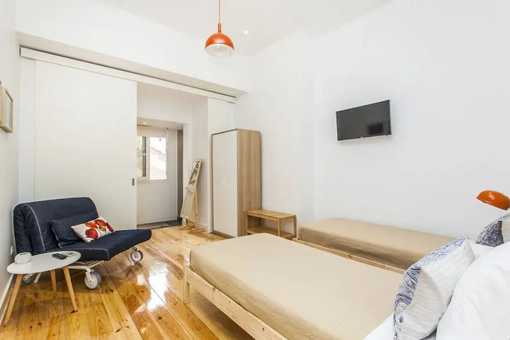 Room 5 of 19