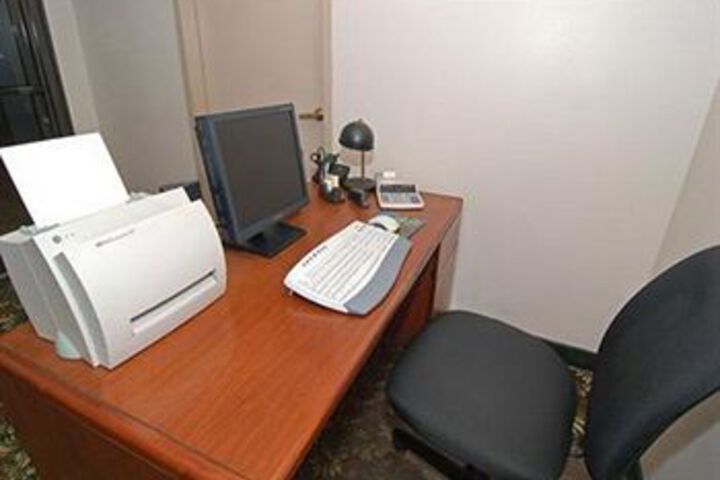 Business Center 2 of 18