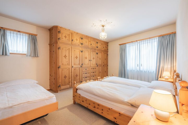 Room 9 of 39