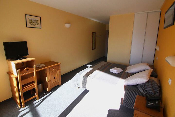 Room 8 of 44