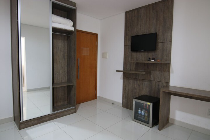 Room 7 of 48