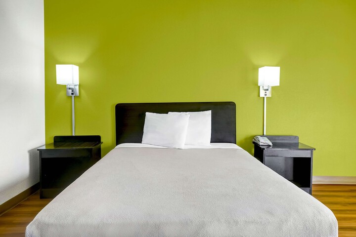1 Queen Bed | Mobility Accessible Tub Micfridg (5 of 10)