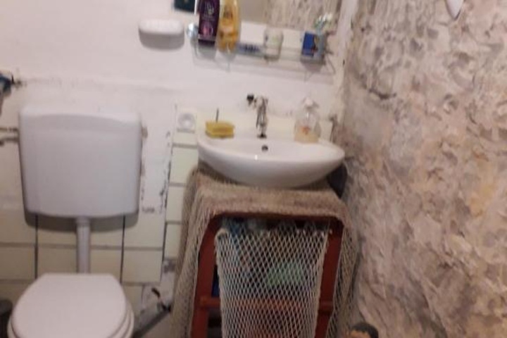 Room 6 of 6