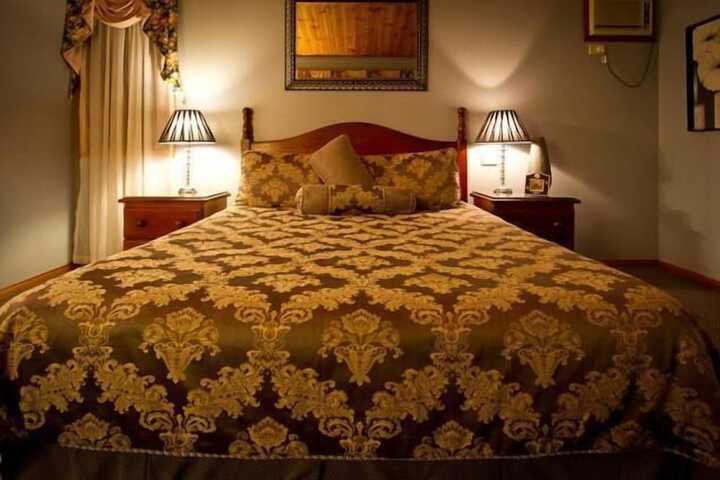Room 8 of 15