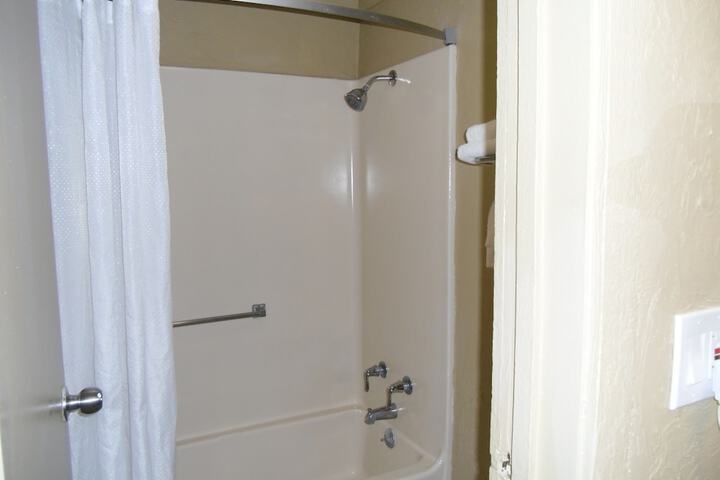 2 Double Beds (4 of 9)