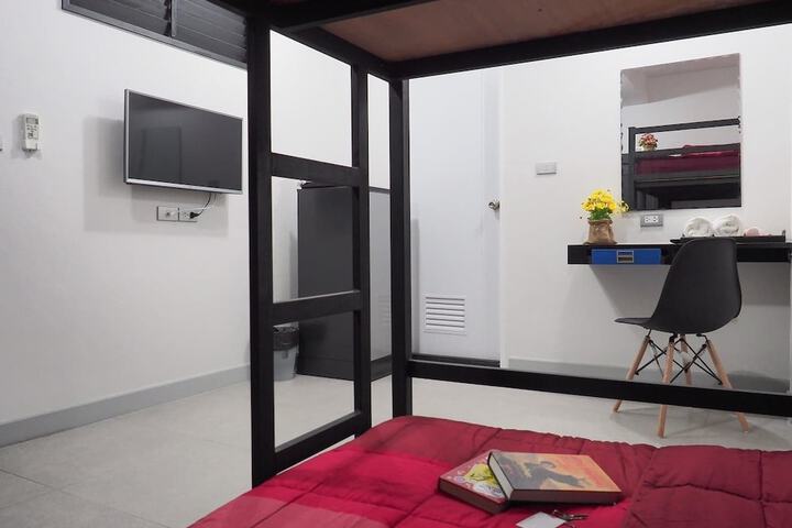 Room 5 of 40