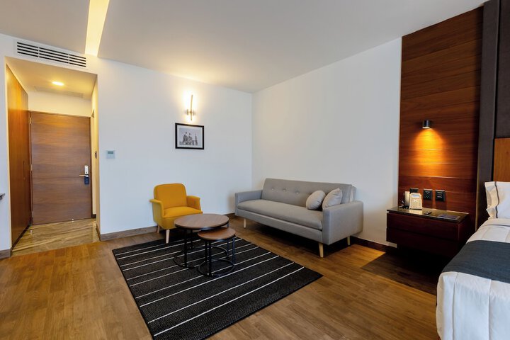 Room 27 of 50