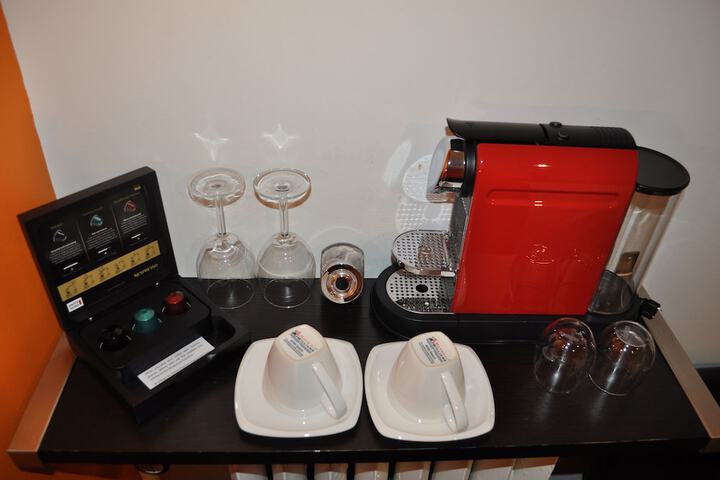 Breakfast/Coffee Service 36 of 72