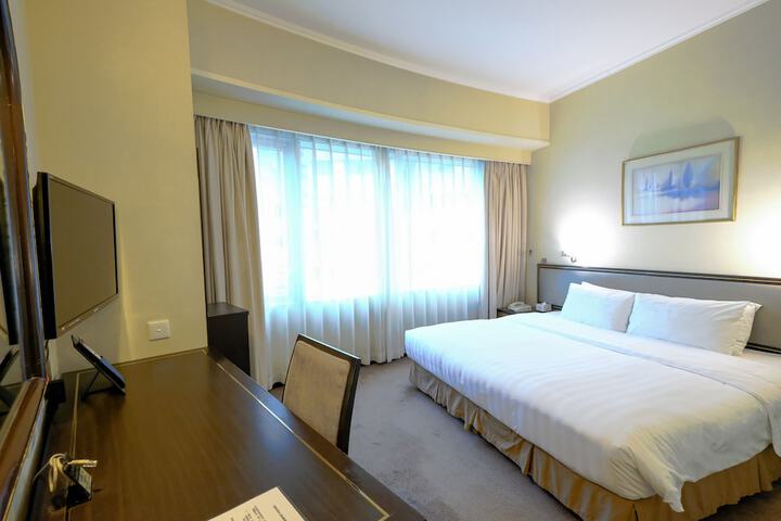 Room 5 of 67