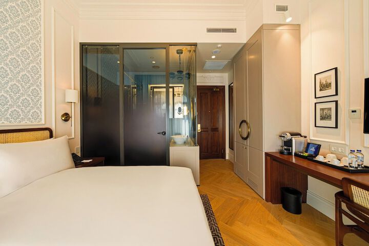 Room 22 of 117