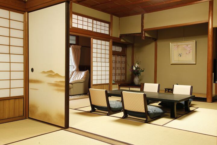 Room 6 of 96