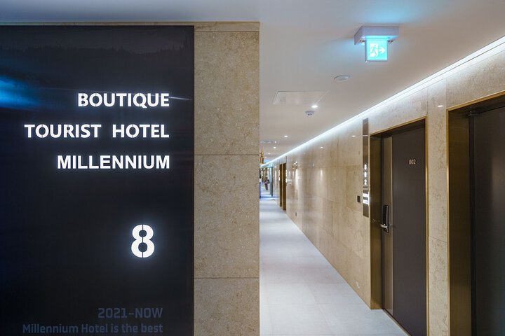 Ballroom/Hall 22 of 26