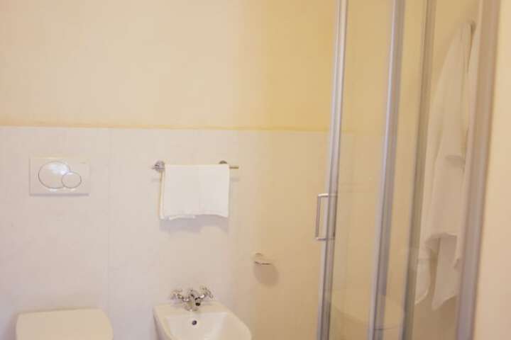 Room 16 of 34