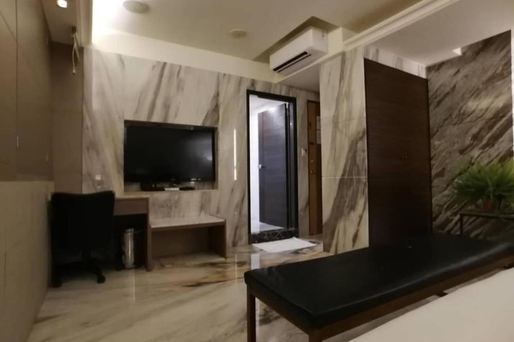 Room 21 of 50